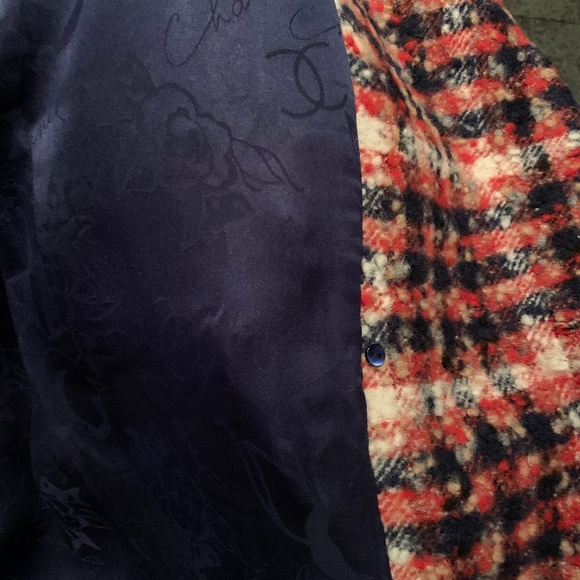 Chanel Coat Tweed Fantasy Red, 100% Authentic Size - Picture 5 of 8